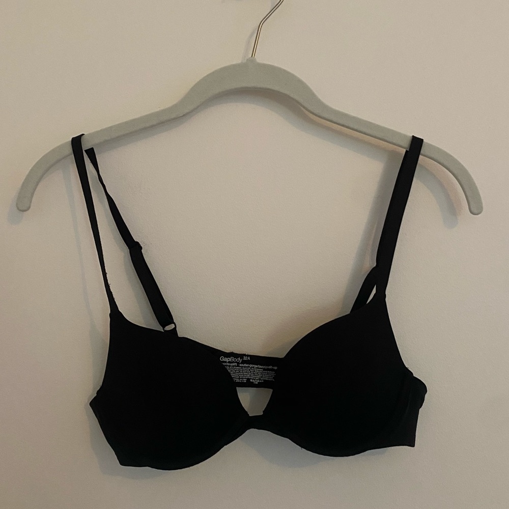 Black push up bra